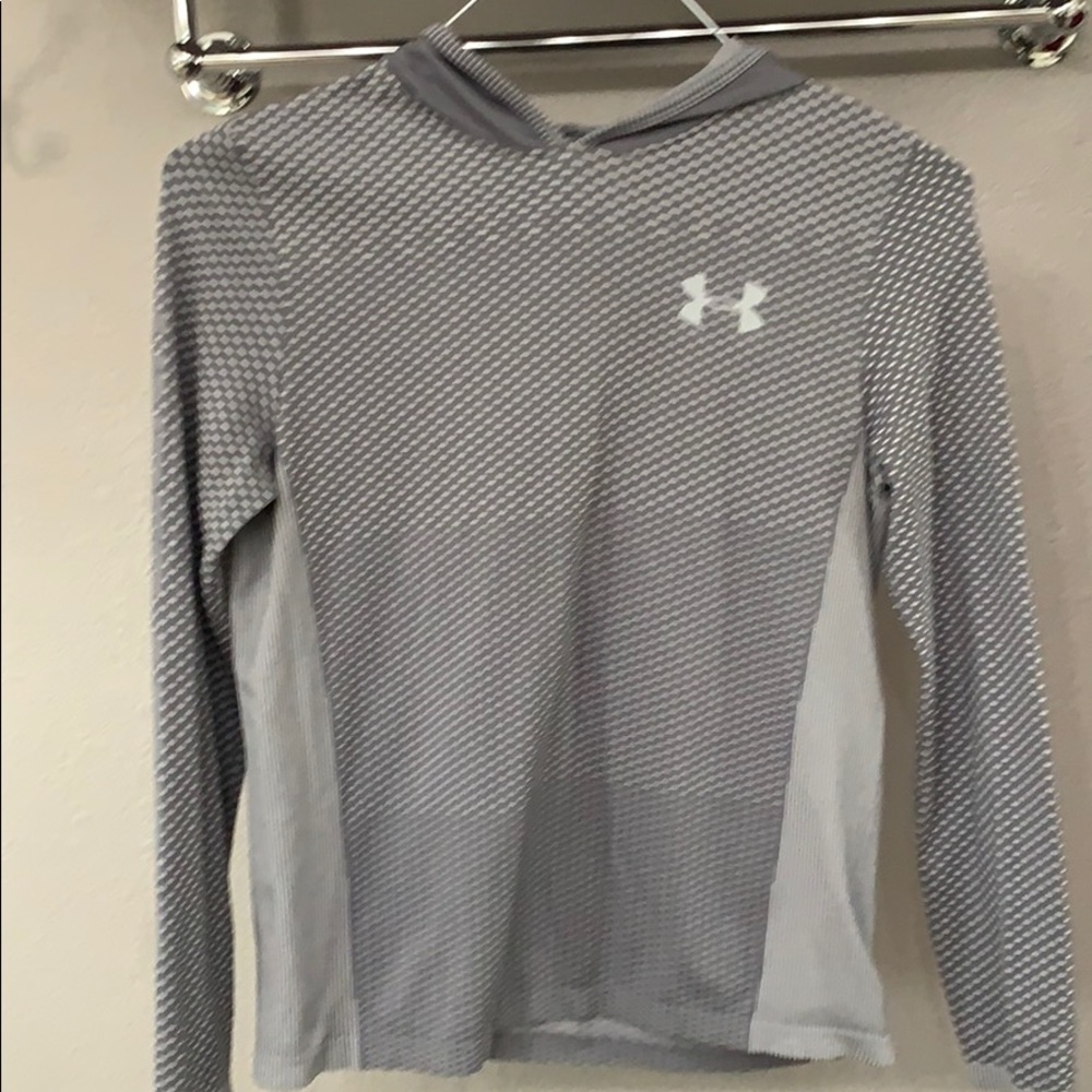 Boys long sleeve Under Armour tee w/ hoodie